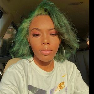 Meet your Posher, Destiny